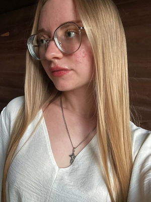 Caroline24's Profile Photo