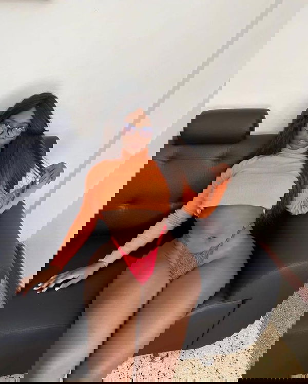 Ebonyf435, 25 years old from United States