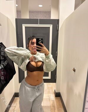 xovarit839, 23 years old from Canada