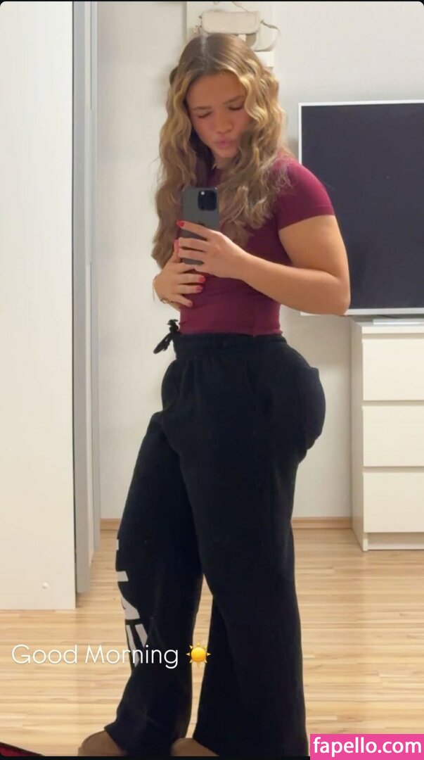 xajeyet437's Cover Photo