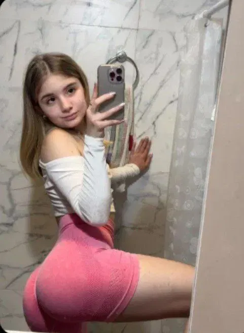 xajamoj895, 22 years old from United States