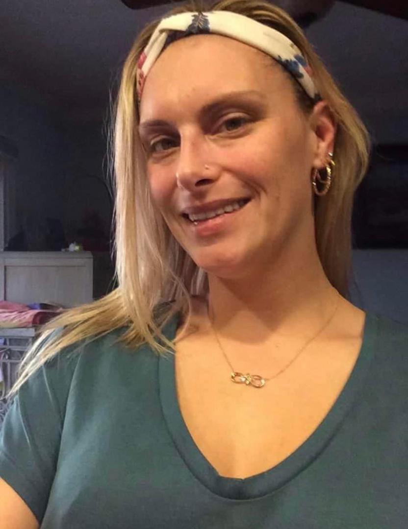 irisjucy6's Cover Photo