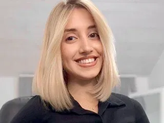 vinali3378, 25 years old from United States