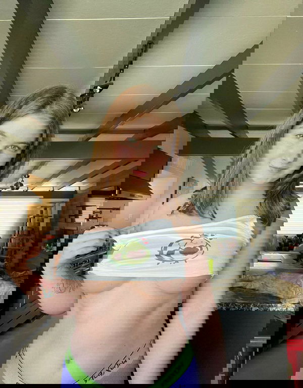 julia12, 22 years old from United States