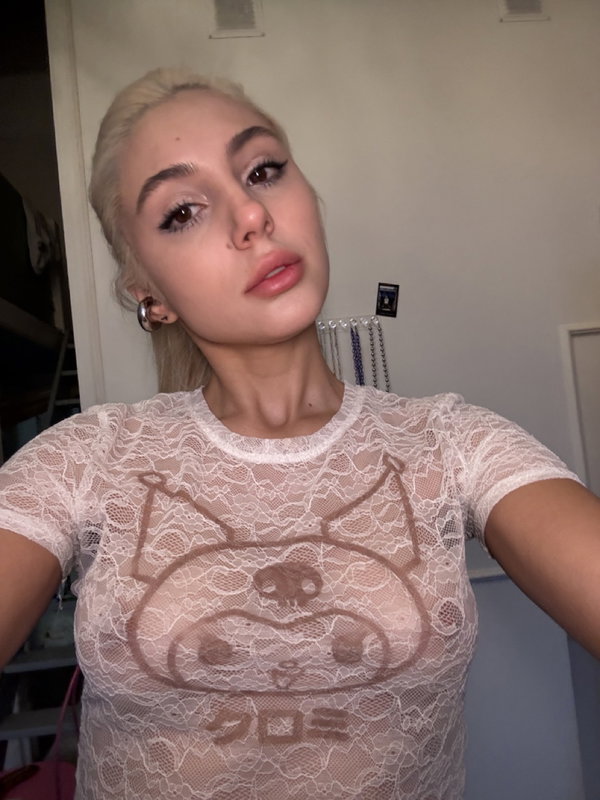 Meera2632, 21 years old from United States