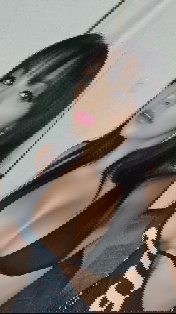 hqesdgzn, 26 years old from Canada