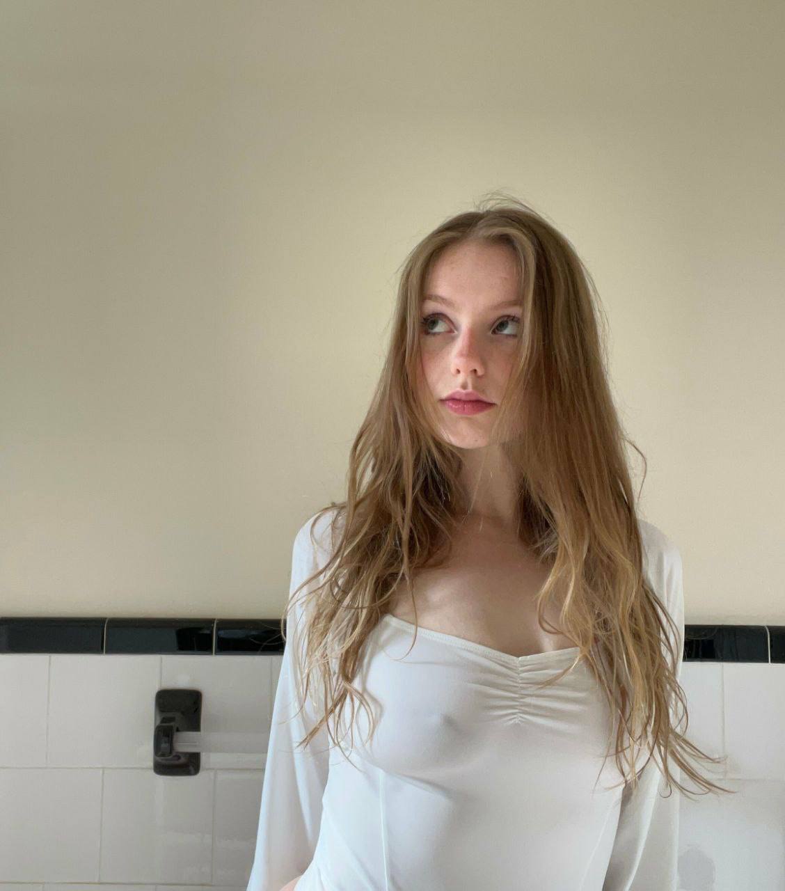 pouvc, 22 years old from United States