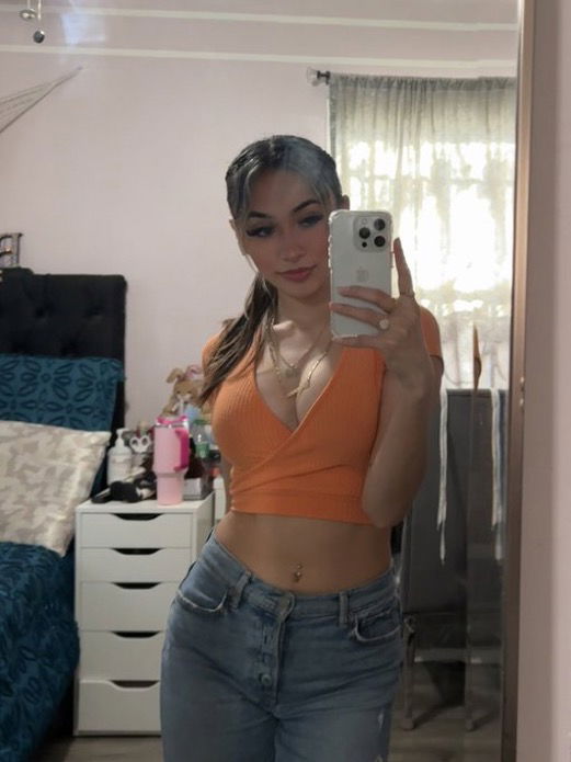 sharon8900000, 24 years old from United States