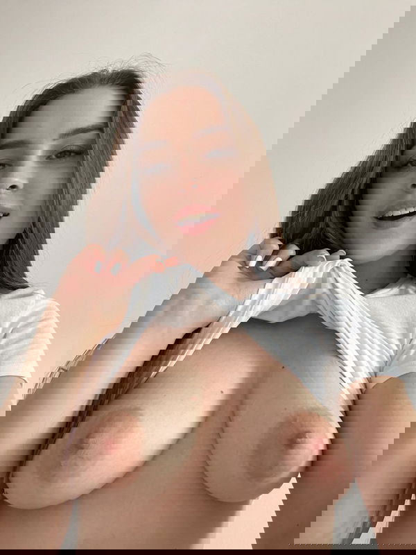 dapetk, 19 years old from Greece