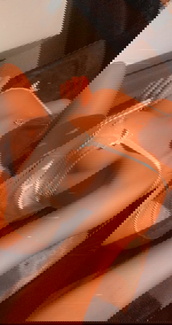 wimobo9911, 22 years old from United Kingdom