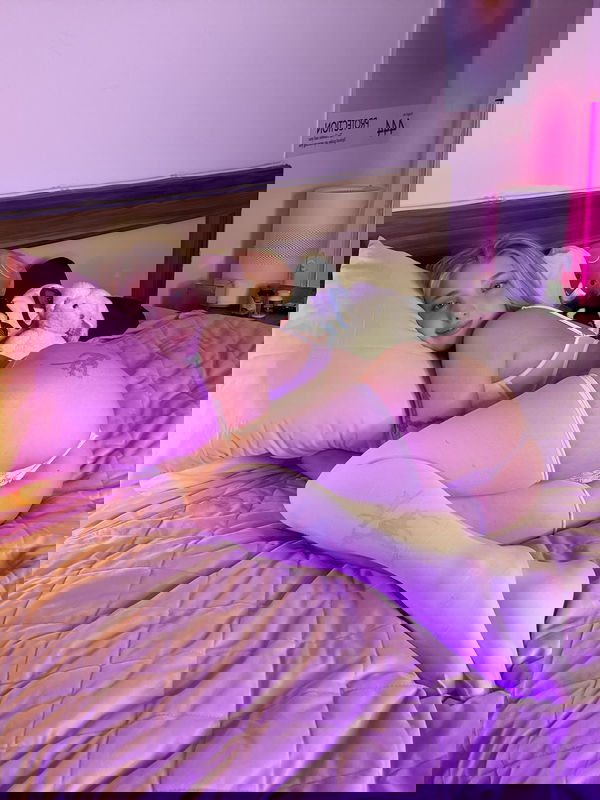 Neska38330, 21 years old from United Kingdom