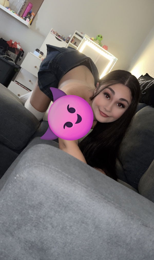 Risalove6382, 21 years old from United States