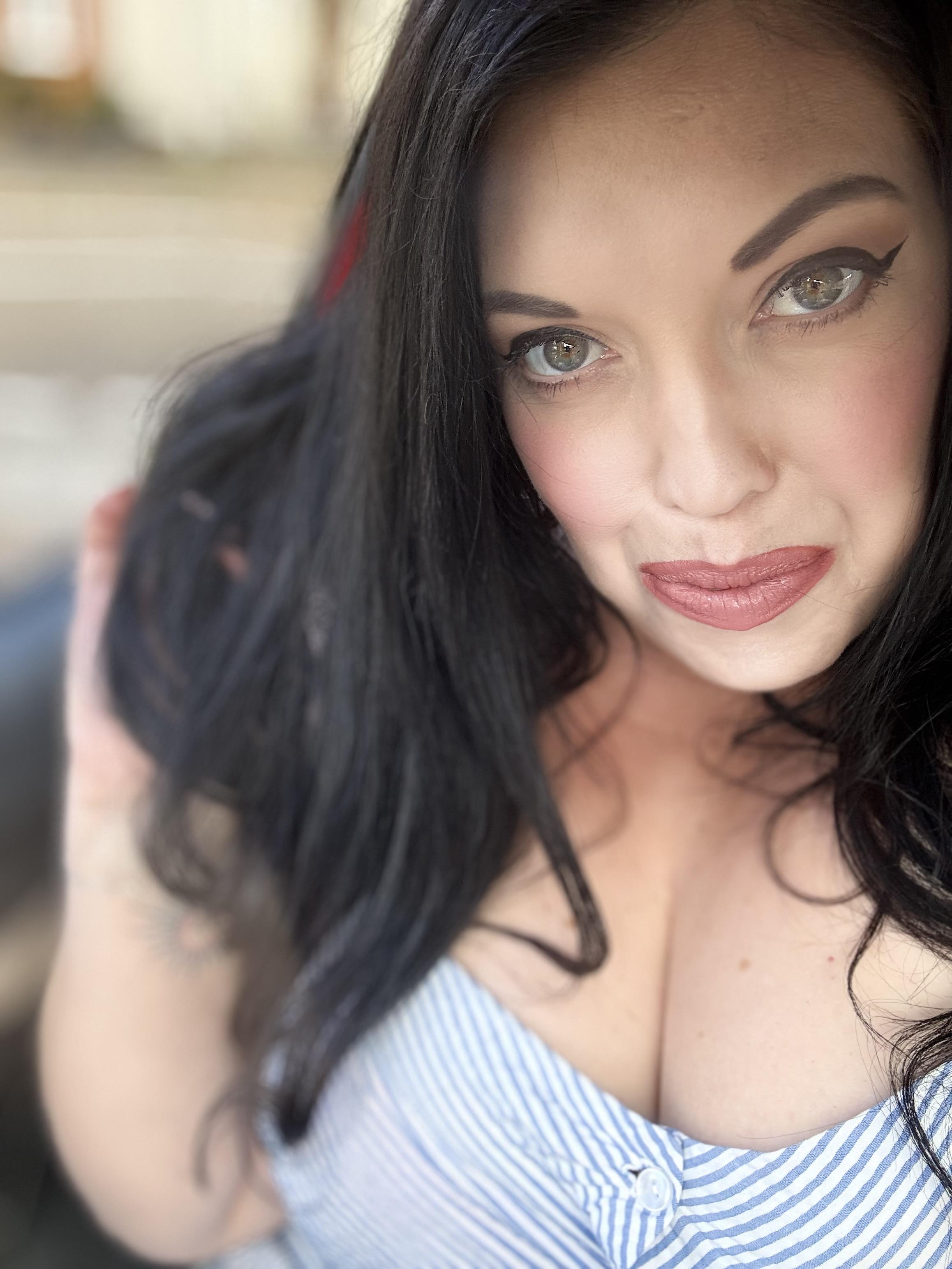 lytulufi's Cover Photo