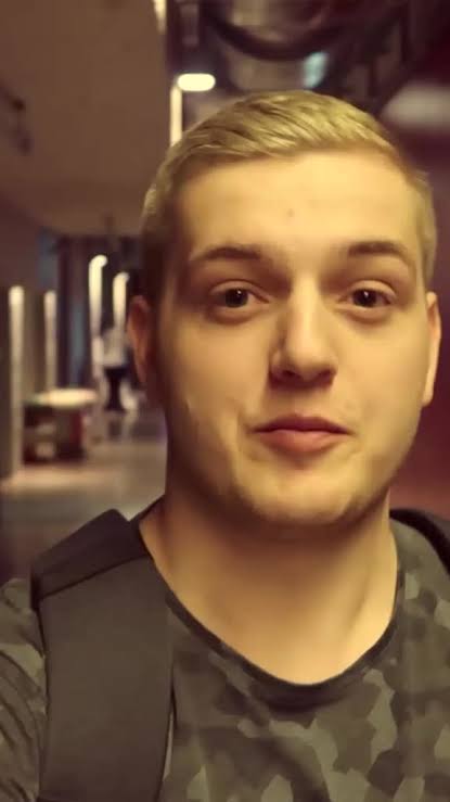 wepopguns, 19 years old from Germany