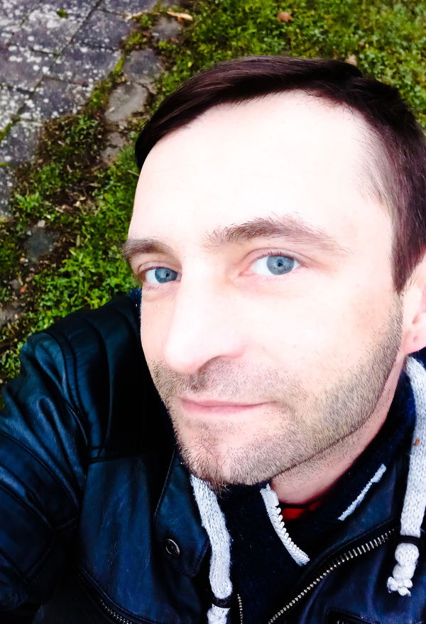 Rezo, 40 years old from Germany