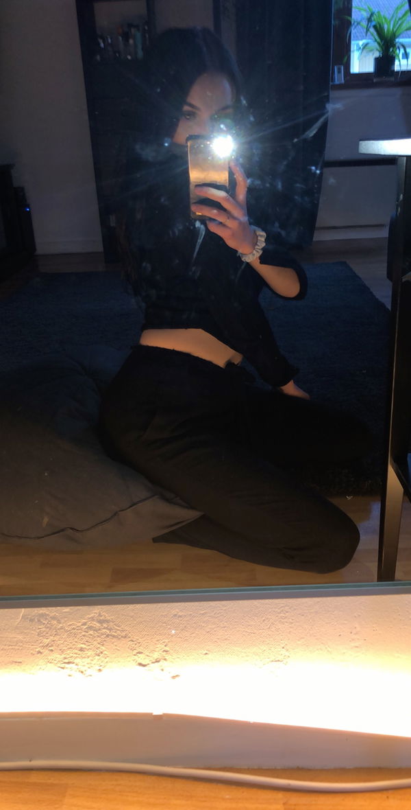 lina975, 22 years old from Germany