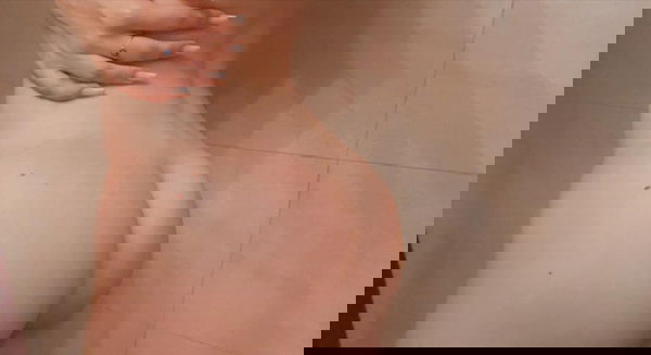 Clara837379, 20 years old from Canada