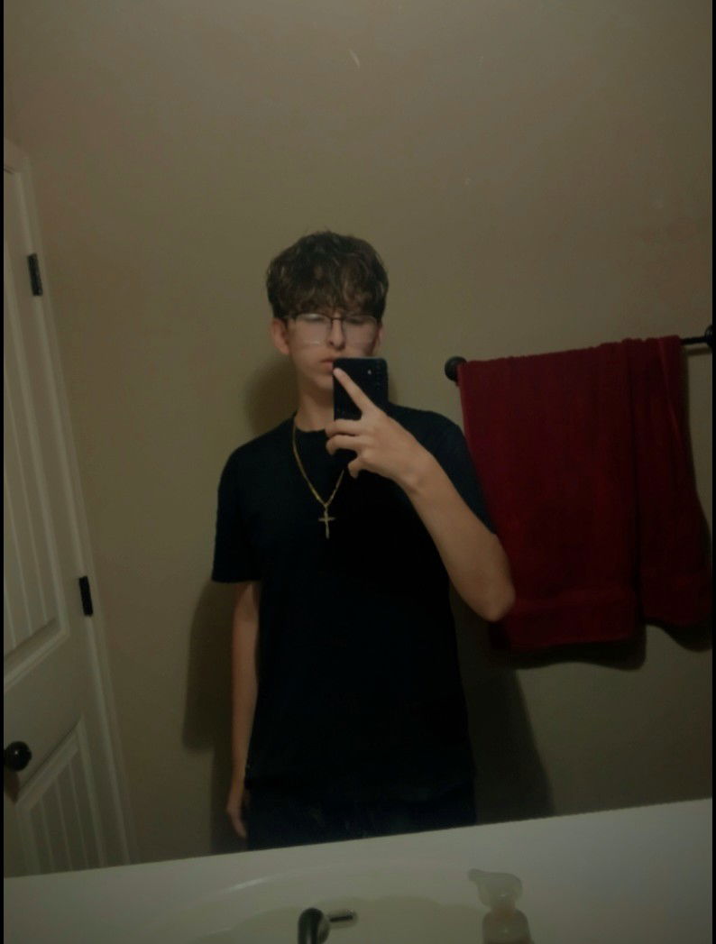 fili, 18 years old from United States