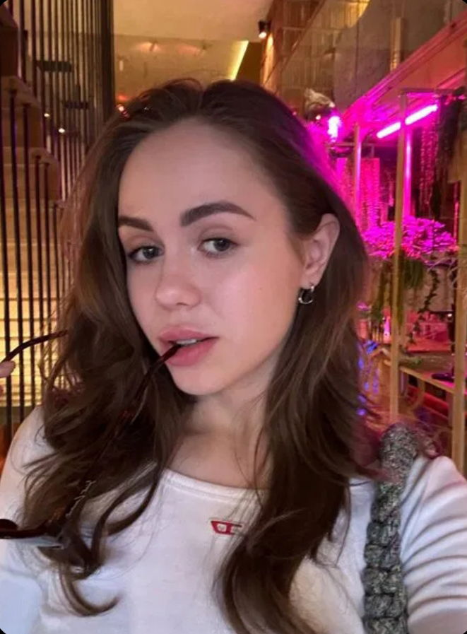 mifojej's Cover Photo