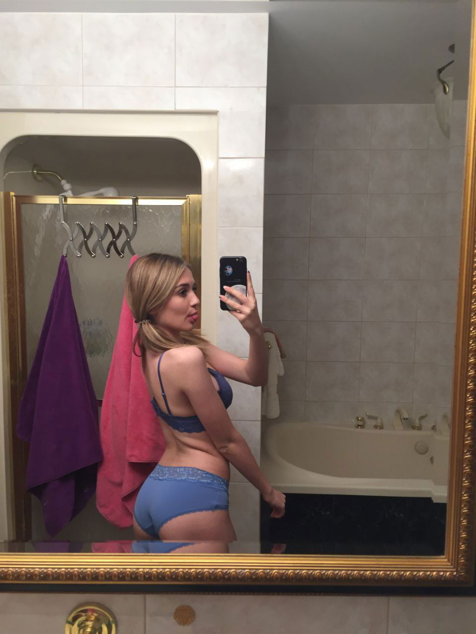 BlueFarey, 21 years old from United Kingdom