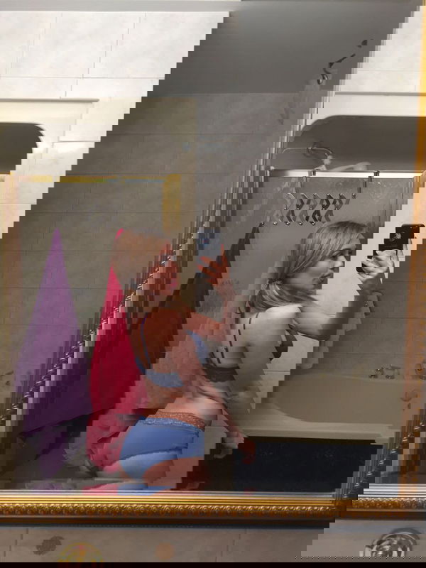 BlueFarey, 21 years old from United Kingdom