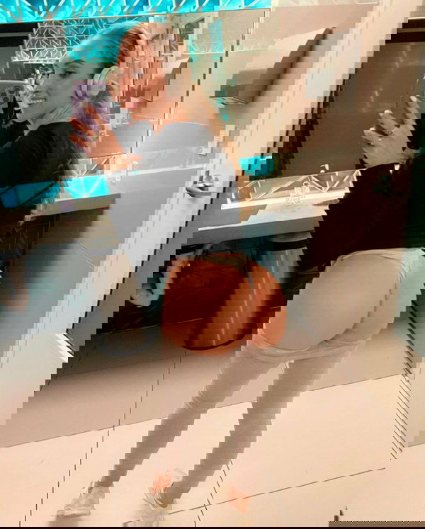 bia_128, 21 years old from United Kingdom