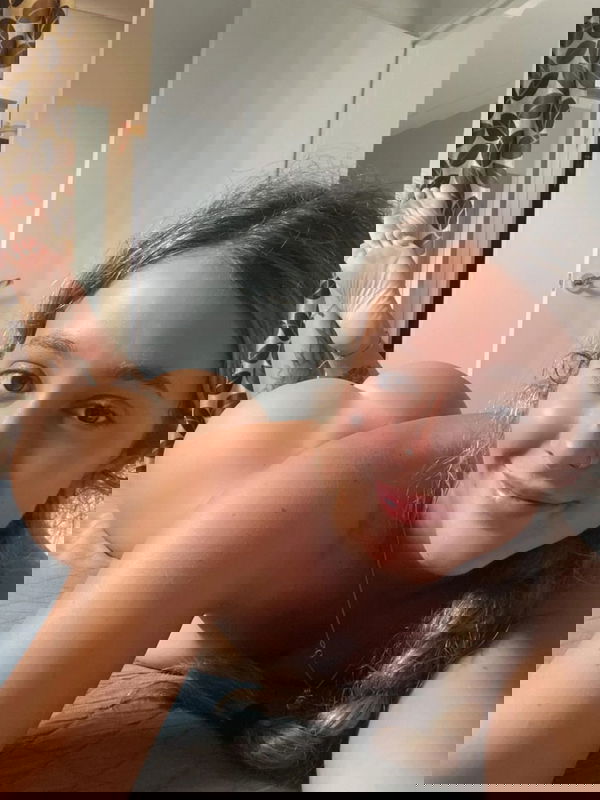 nevilomi, 21 years old from United States