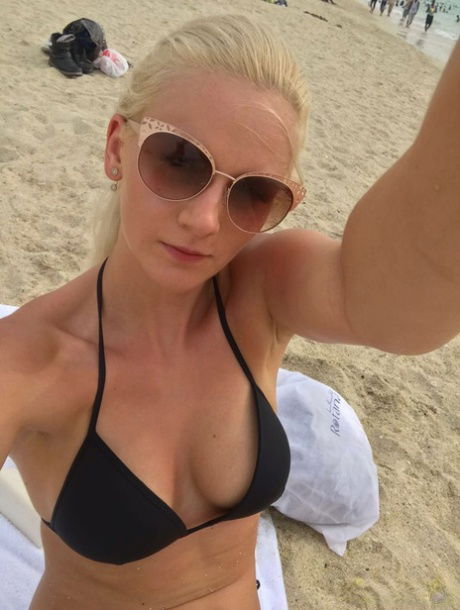 ceniyet858, 23 years old from United Kingdom