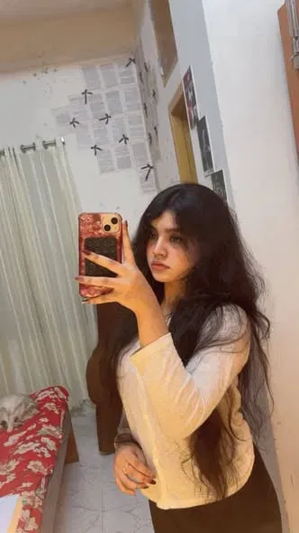 kocefy, 21 years old from Pakistan