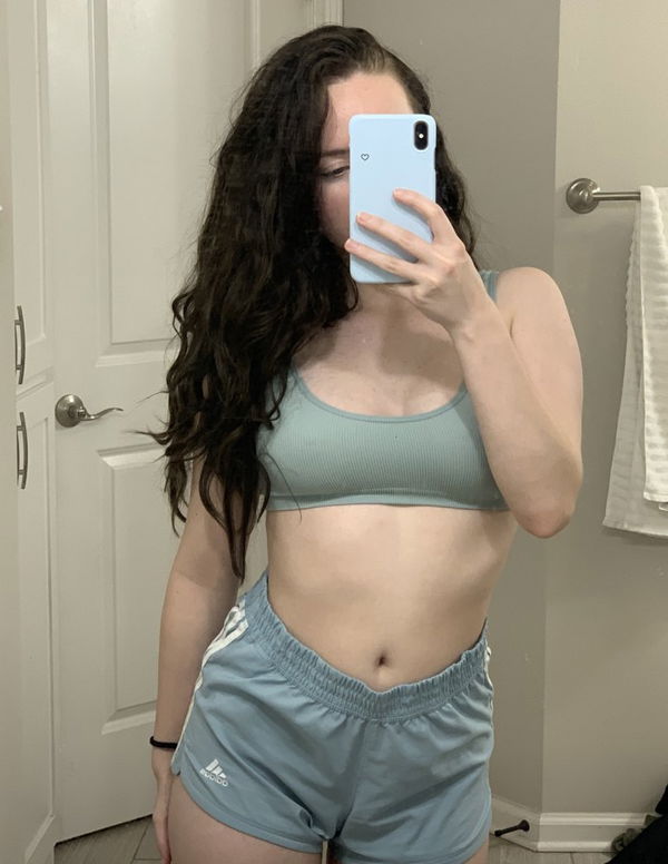 yewexa7886, 19 years old from Germany