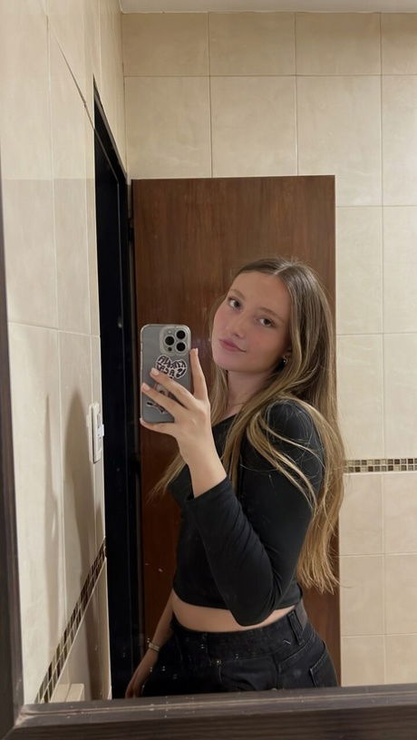 hexenin798, 23 years old from Uganda