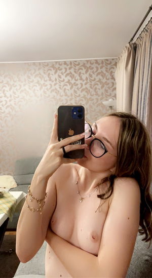 daisy876's Profile Photo