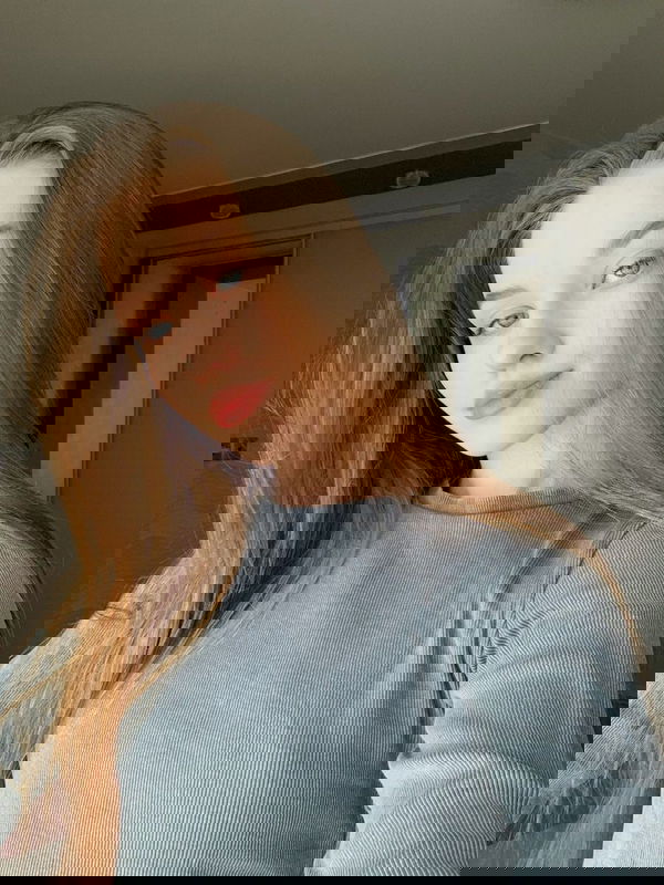 Janet78963, 20 years old from United Kingdom