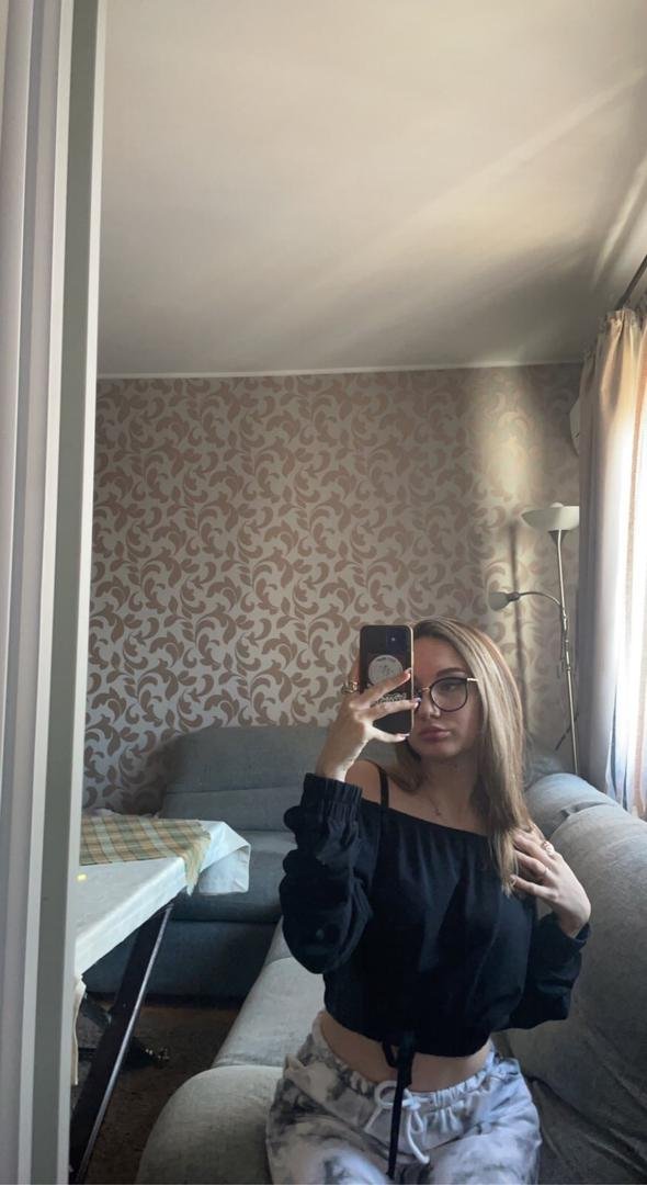 kapohor419, 20 years old from United Kingdom