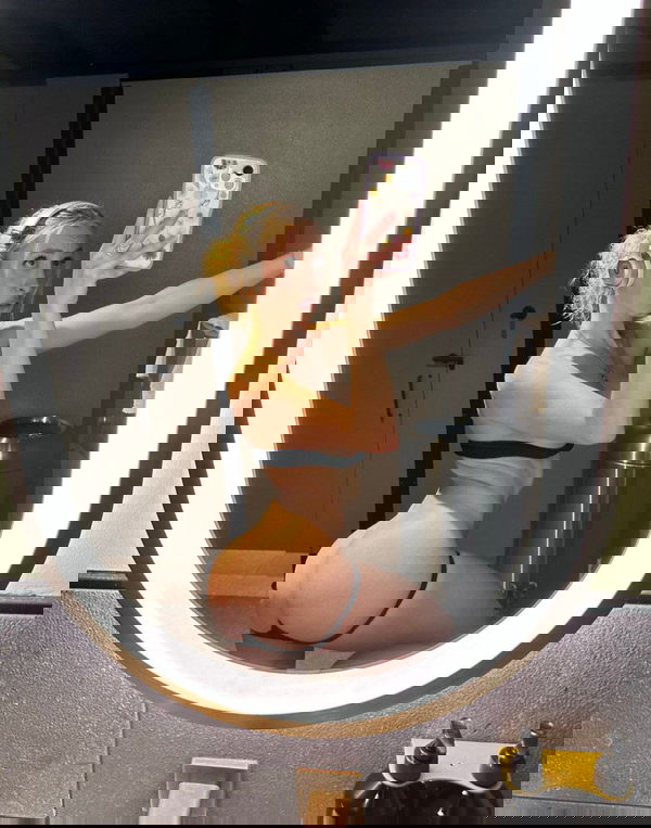 n_ob21-38, 21 years old from United Kingdom