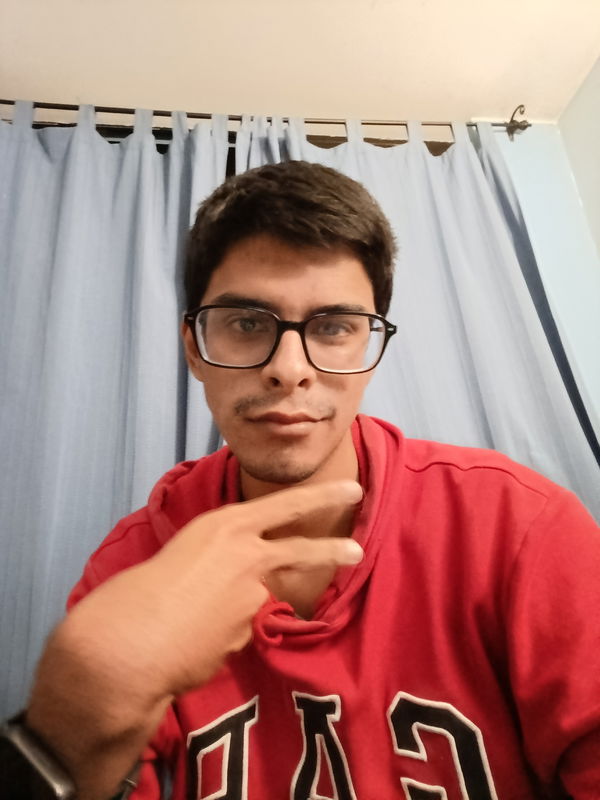 lucioriz, 23 years old from Peru