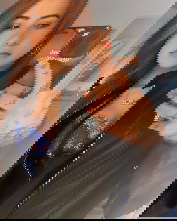 honeY, 21 years old from Germany