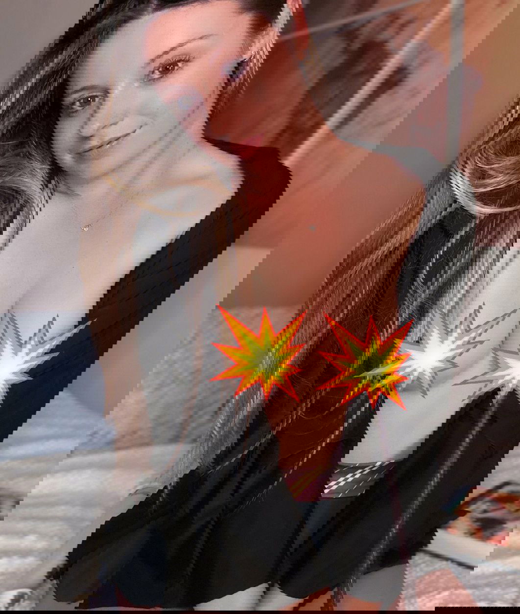 UrfiElla's Cover Photo