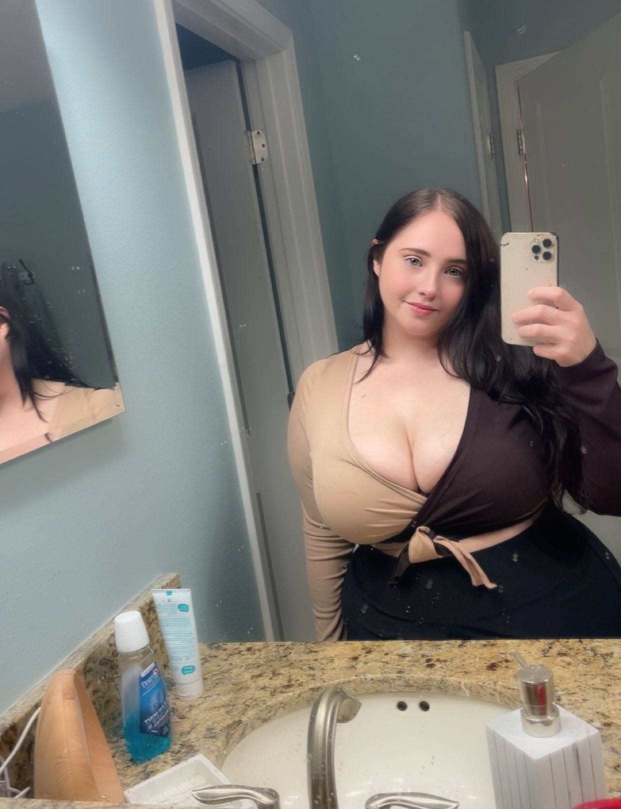 navana706's Cover Photo