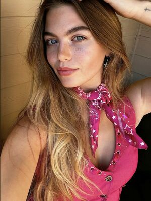 nevomo3135, 21 years old from Germany