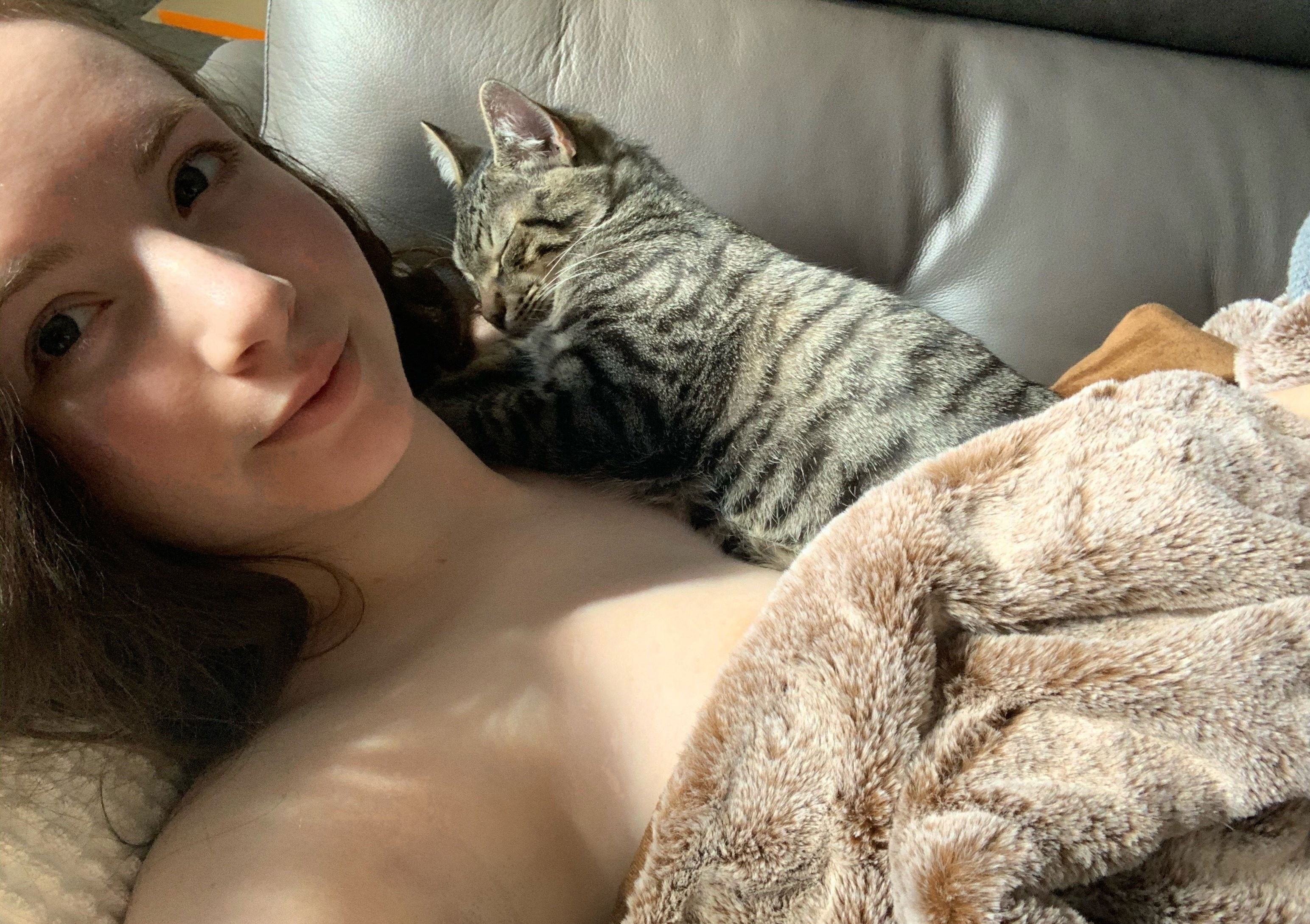 larapeake's Cover Photo