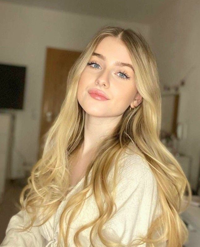 Zoe21448's Cover Photo