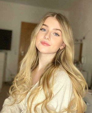 Zoe21448's Profile Photo