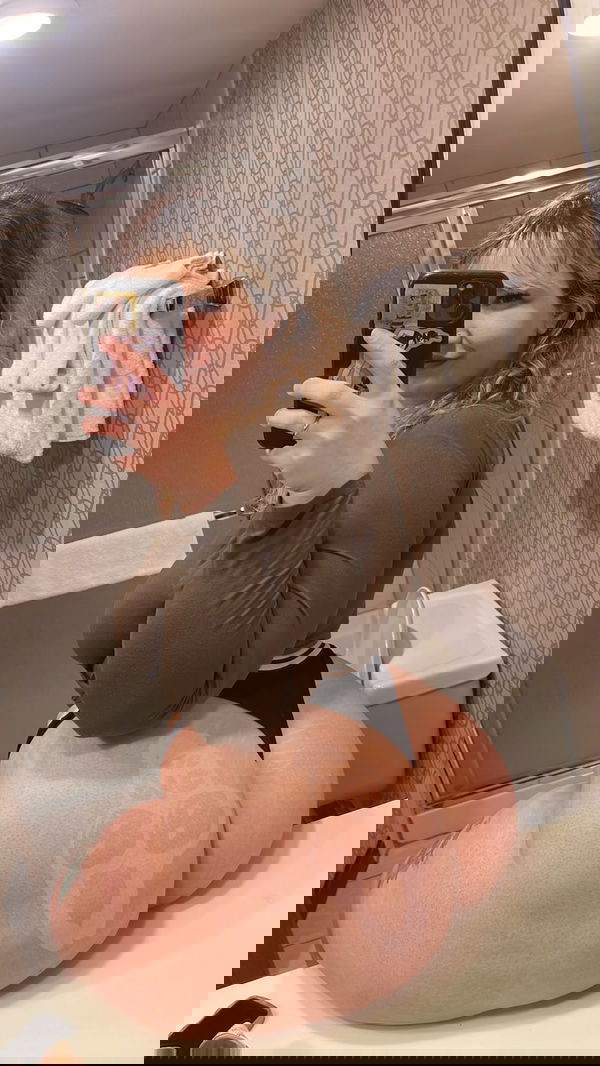 Dianna49183, 25 years old from United States