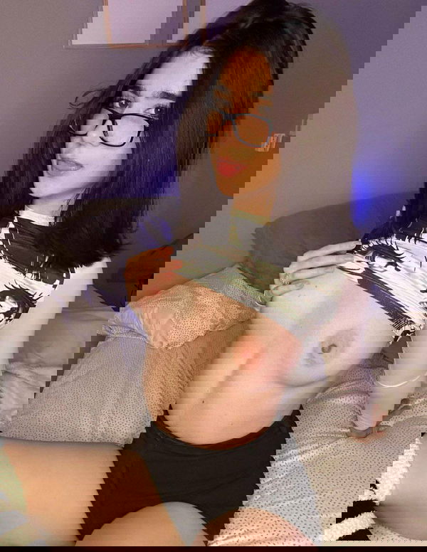 rezoje, 21 years old from Canada