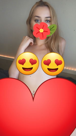 QueenDanie52266's Profile Photo