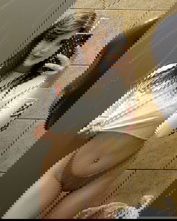 emmag7074_8, 22 years old from United States