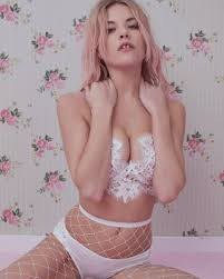 dezozylu, 24 years old from United States