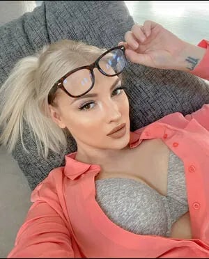 votiw41491, 22 years old from Canada