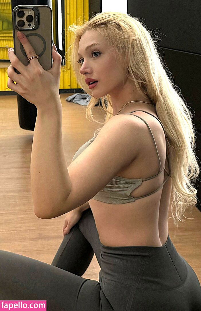 jafov30353, 22 years old from Switzerland